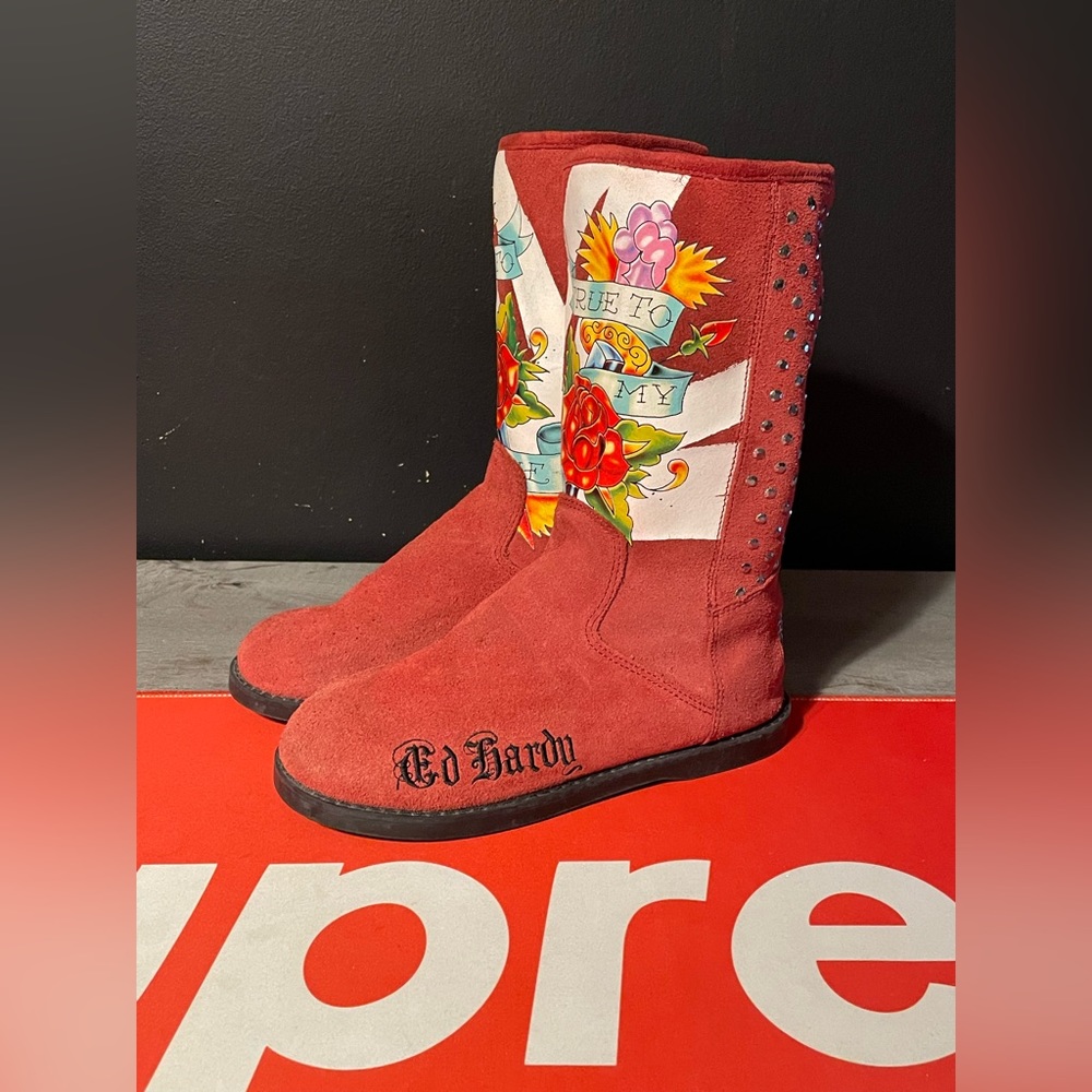 Woman’s Ed Hardy Winter Boots Red Suede Studded Mid Calf Pull On Size 9